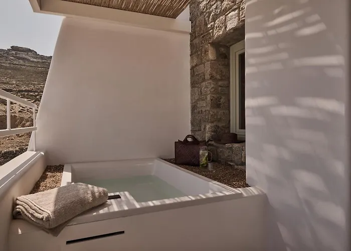 Yi Mykonos 4*
